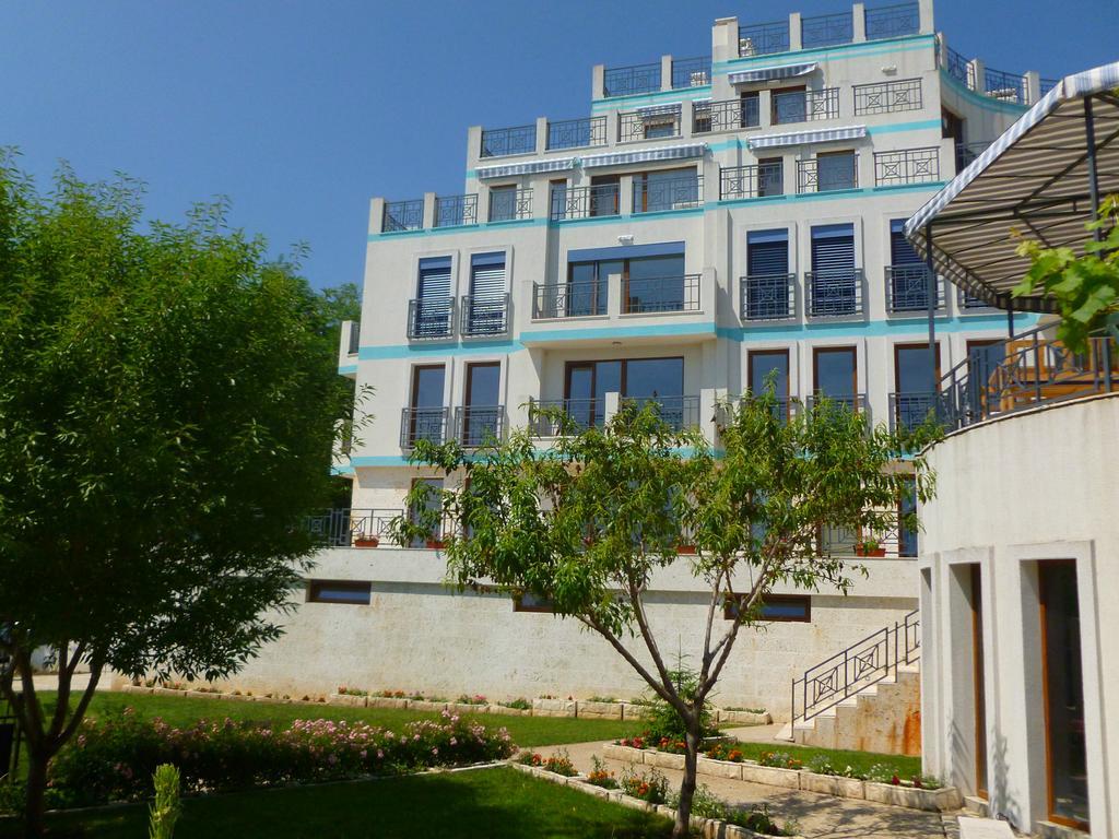 ApartHotel Prostor Kavarna Exterior foto