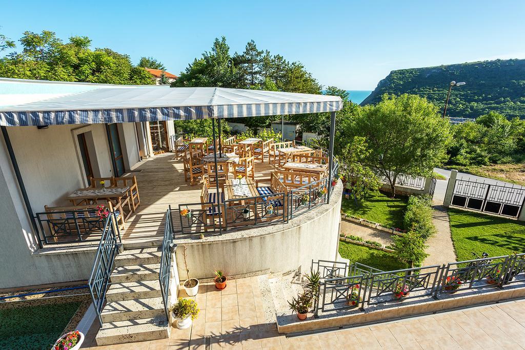 ApartHotel Prostor Kavarna Exterior foto