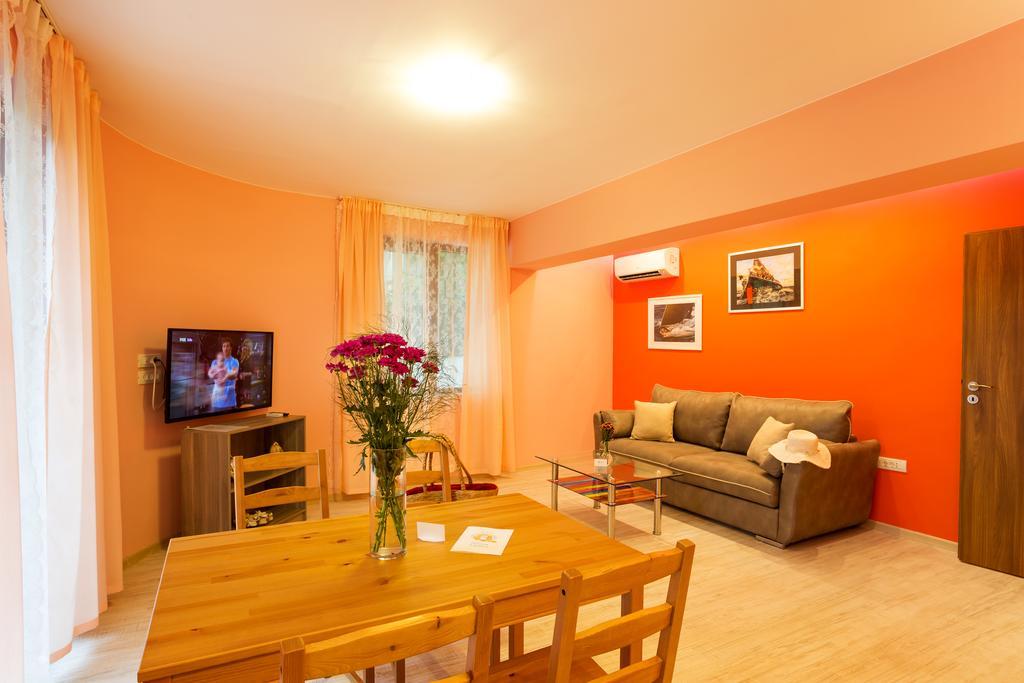 ApartHotel Prostor Kavarna Exterior foto