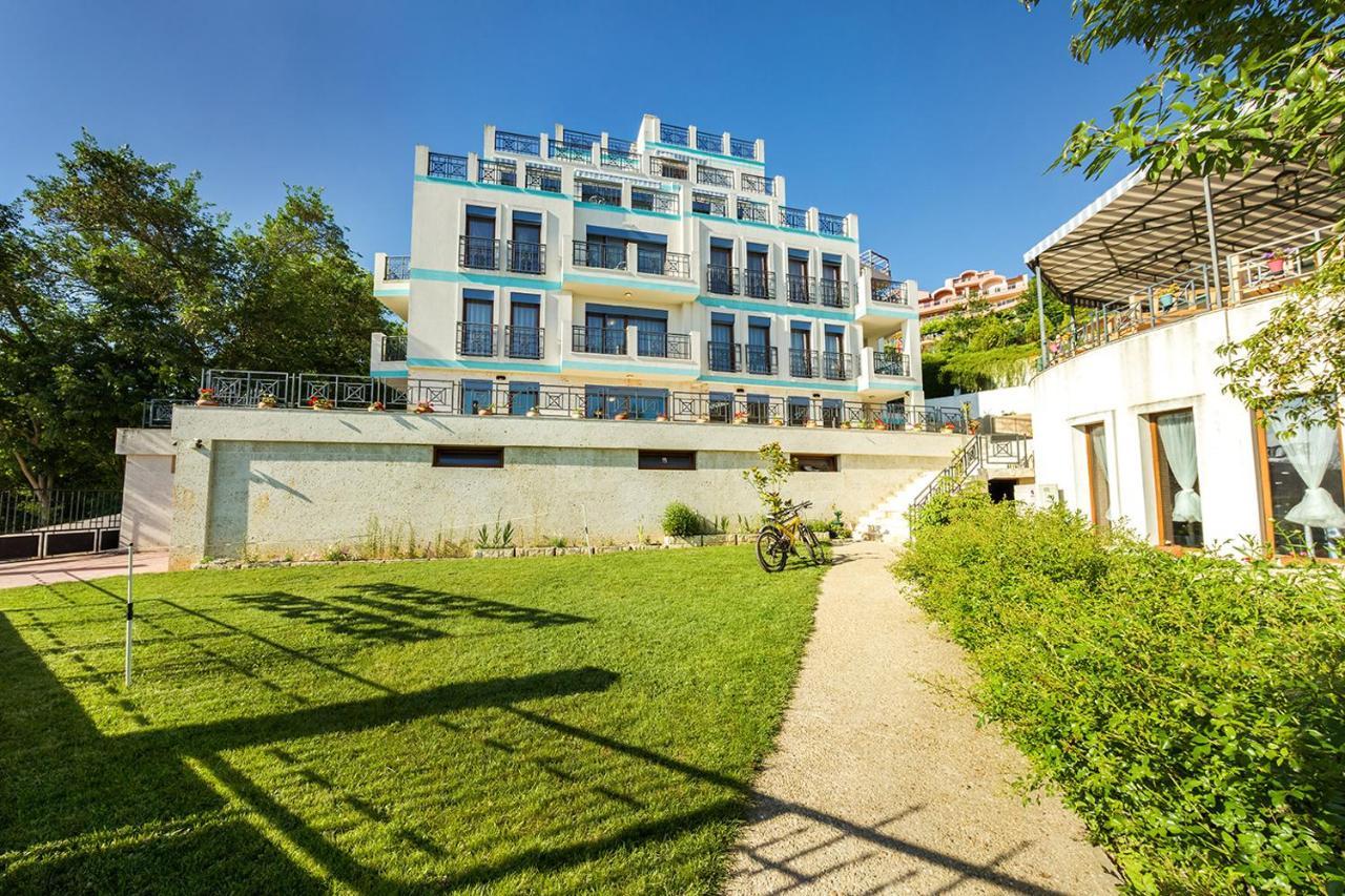 ApartHotel Prostor Kavarna Exterior foto